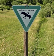 Schild mit der Aufschrift Landschaftsschutzgebiet