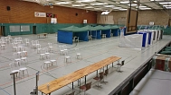 In der Sporthalle des Gymnasiums Bremervörde steht alles für das Impfwochenende bereit. © Landkreis Rotenburg (Wümme)