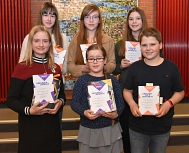 Die sechs Gewinner des Vorlesewettbewerbs. © Landkreis Rotenburg (Wümme)